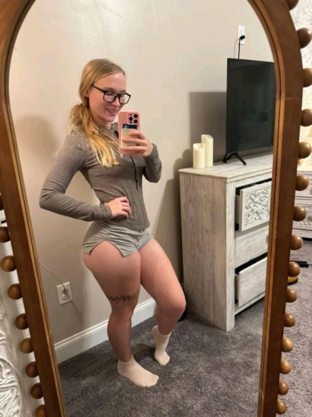 I accept cash only - Image 2